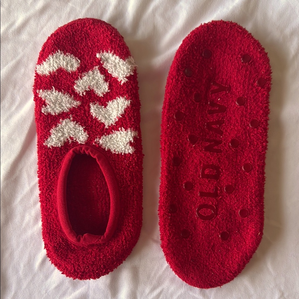 Old Navy fuzzy red socks white hearts